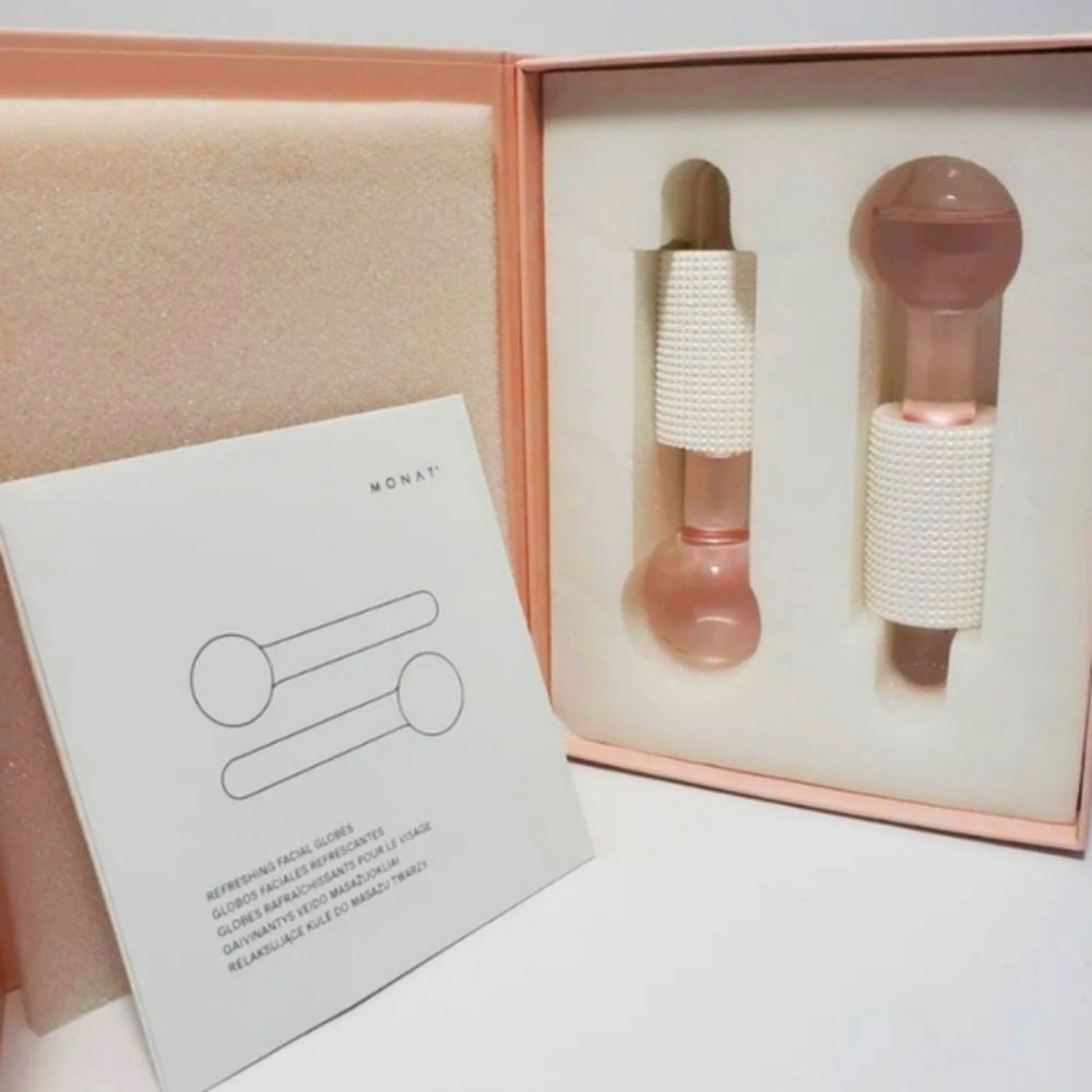 Monat Refreshing Facial Globes + sample